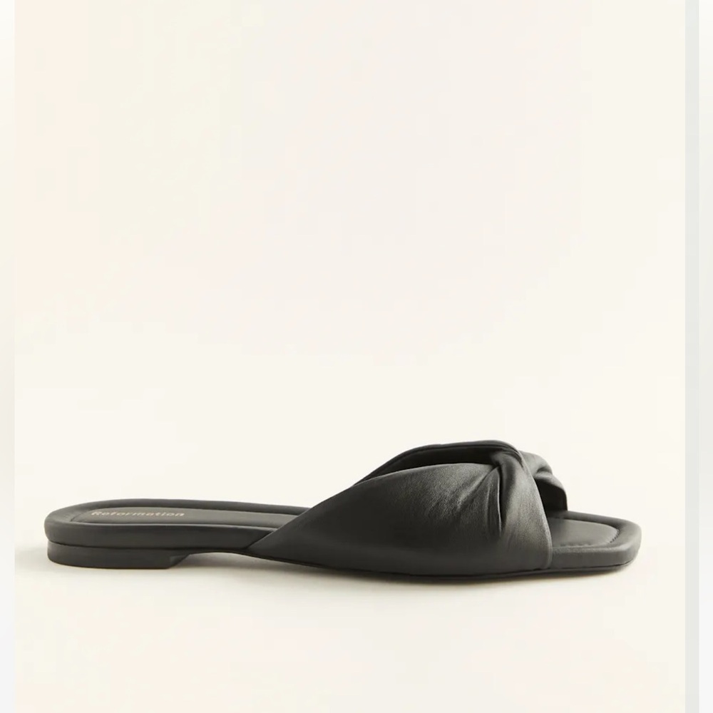 Reformation Mikki Twist Flat Sandal